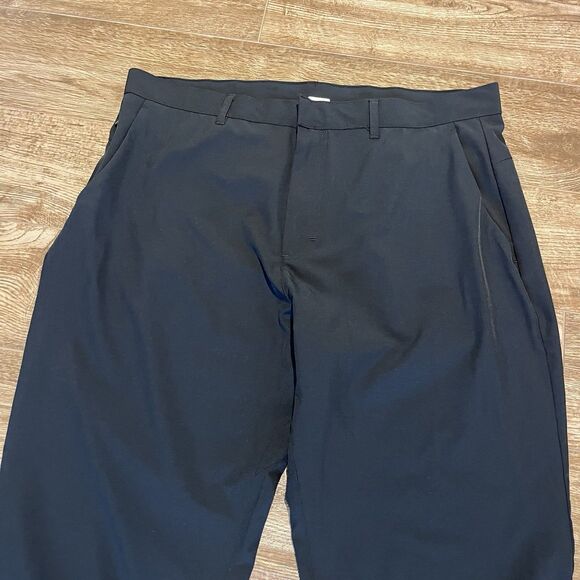 Fabletics The Only Pant Men's Size 36x33.5 Black Classic Fit Performance Pants - Picture 2 of 11